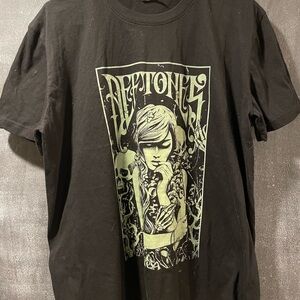 Deftones vintage Graphic tee shirt Black. Size large.